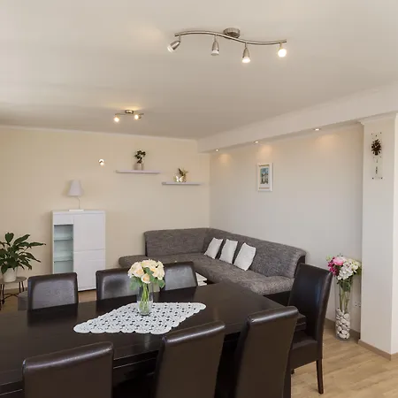 Apartment Dadic *