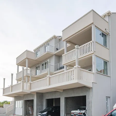 Apartment Dadic *