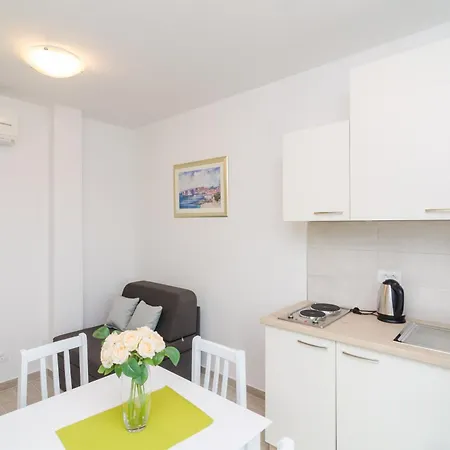 Dadic Apartment *