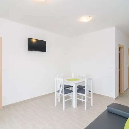 Apartment Dadic *